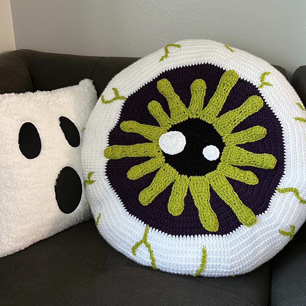 Eyeball Pillow Crochet Pattern